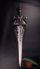 Меч Frostmourne из вселенной Warcraft